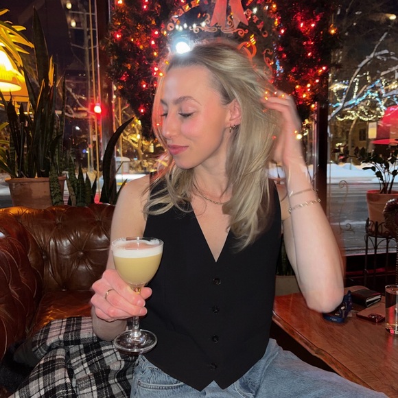 selling this zara vest! - Picture 1 of 3